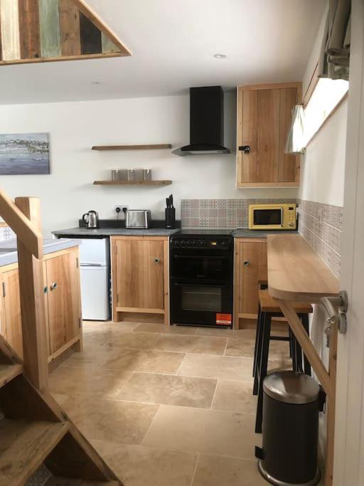 Cosy Rustic Annex In Quiet Cornwall Village Saint Wenn Luaran gambar